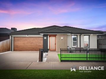 Stunning 5 Bedroom Home with Designer Finishes & Sunroom