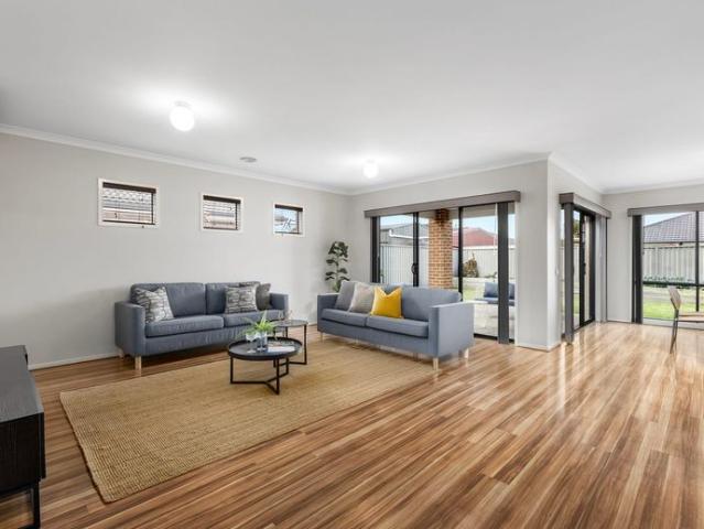Stunning 5 Bedroom Home Lara