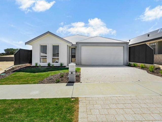 STUNNING 5X2 FAMILY HOME IN YANCHEP 7 CAMBERED AVENUE!