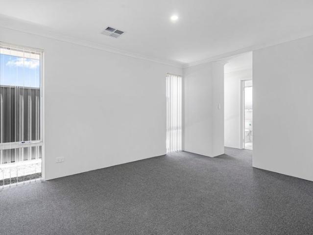 STUNNING 5X2 FAMILY HOME IN YANCHEP – 7 CAMBERED AVENUE!