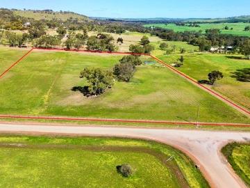 Stunning 6 Acre Block!