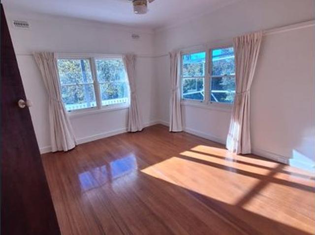 Stunning 6 Acre Homestead Overlooking King Parrot Creek