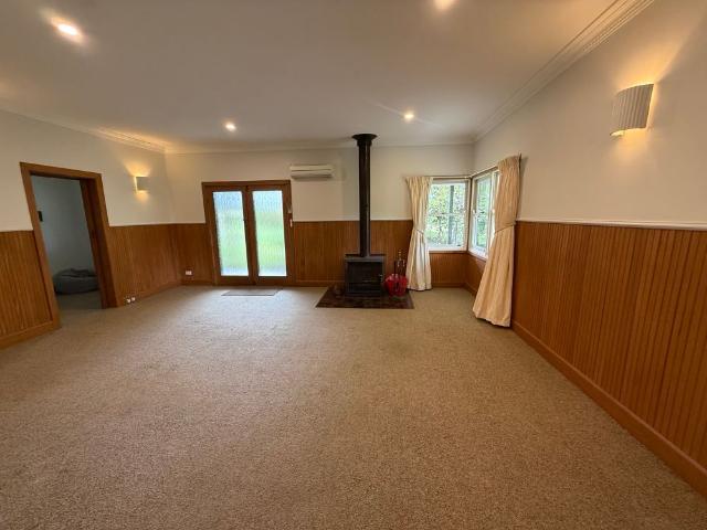 Stunning 6 Acre Homestead Overlooking King Parrot Creek