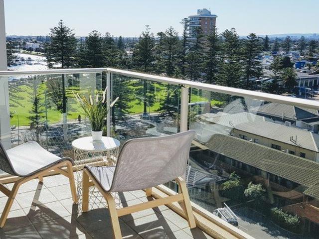 STUNNING 8th FLOOR VIEWS IN THE HEART OF GLENELG