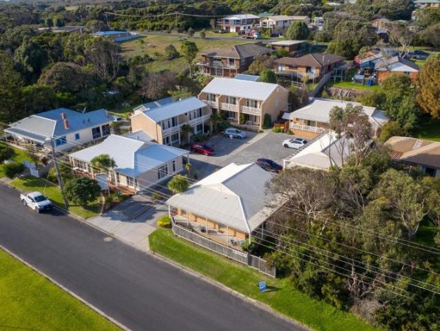STUNNING 13 KEY FREEHOLD ON THE GREAT OCEAN ROAD. | Resort Brokers ID: FH009394