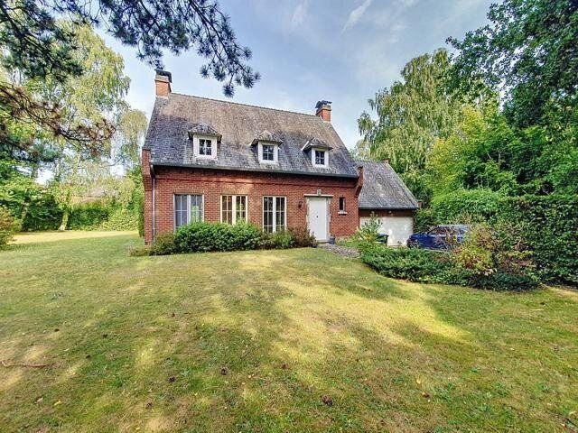 Stunning 180 m² villa – 4 bedrooms and large garden