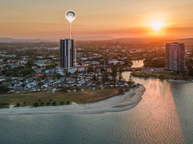 Stunning 180° North Facing Broadwater Views