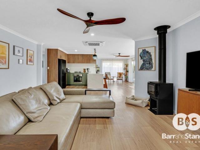 Stunning, 1 Of A Kind 4 Bedroom Home Close To The Estuary