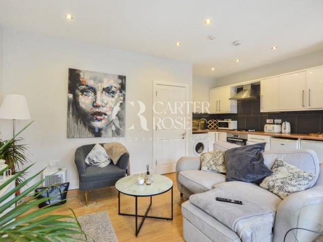 Stunning 1 Bed Flat on Pretoria Road Furzedown