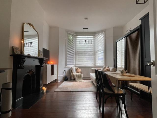 Stunning 1 bed flat in Highbury