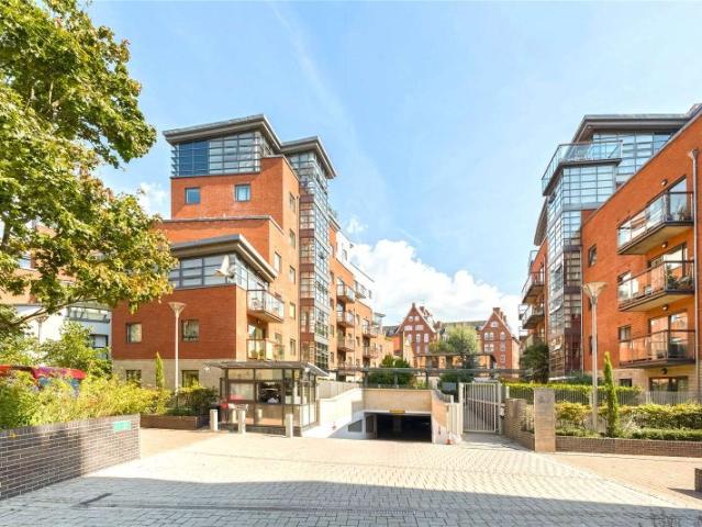 Stunning 1 Bedroom Apartment Gym Access Victoria
