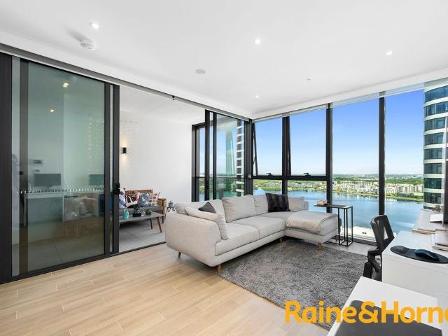 Stunning 1 Bedroom Apartment with 18th Sprawling Floor Water Views in Rhodes Central