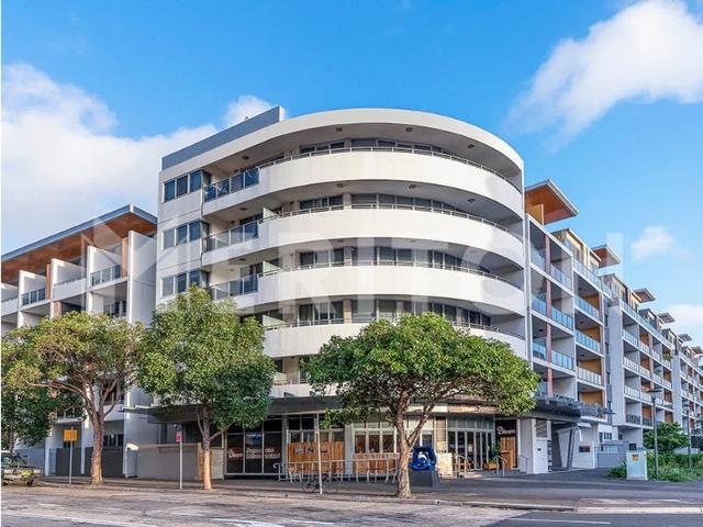 STUNNING 1 BEDROOM APARTMENT WITH RESORT STYLE FACILITIES IN ROSEBERY