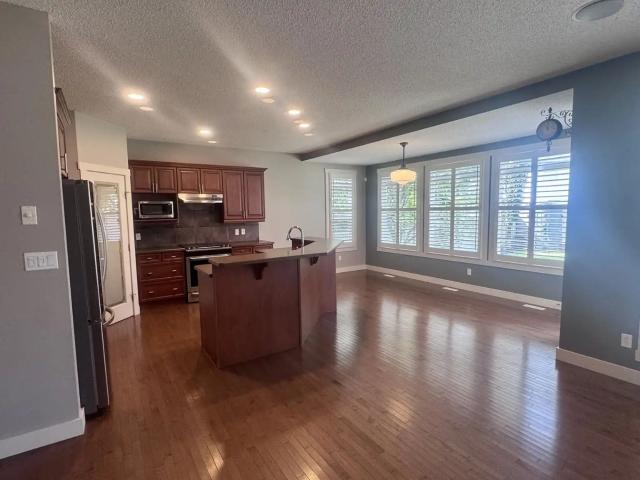 Stunning 2200 Sq/ft 3 bedroom plus Bonus Room in Cameron Heights