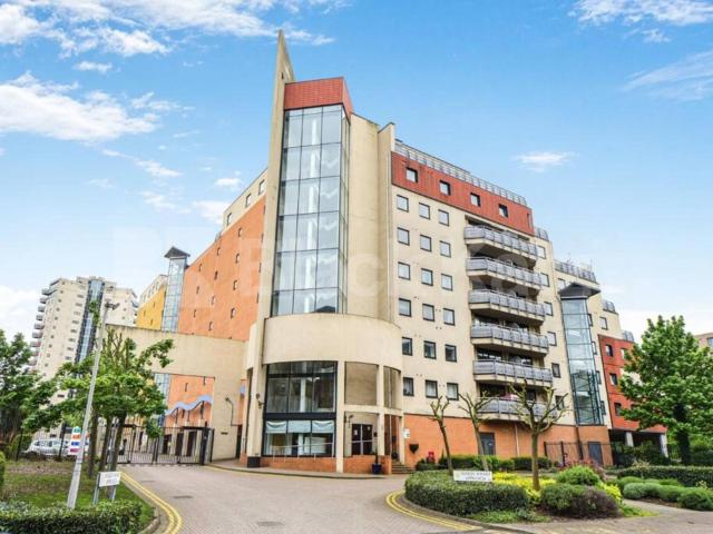 Stunning 2 Bed, 2 Bath Apartment in Wards Wharf with Balcony & Gym