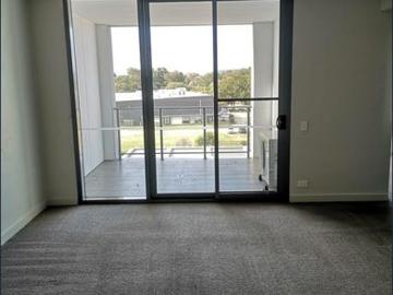 Stunning 2 bed x 1 bath x 1 Car. Near New Apartment!