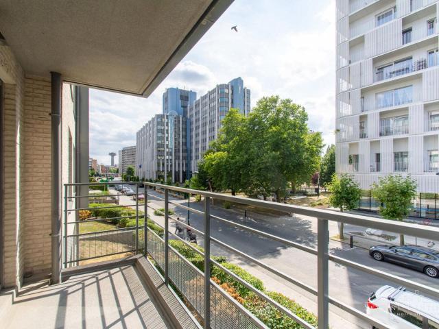 Stunning 2 bed apart + terrace NATO