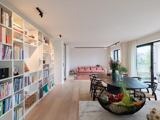 Stunning 2 Bed Apartment with Terrace in Ghent