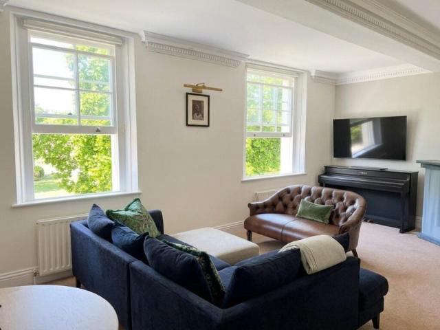 Stunning 2 Bed flat in Albert Terrace Primrose Hil