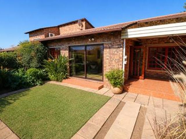 stunning 2 bedroom, 2 bathroom townh.