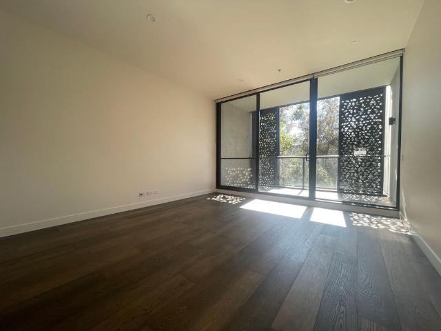 Stunning 2 bedroom, 2 bathroom apartment with a study room is now available for lease!