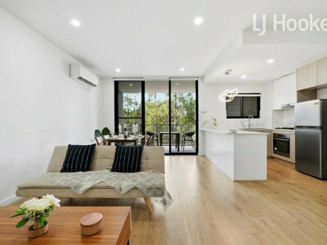 Stunning 2 bedroom apartment available now!