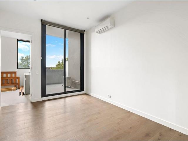 Stunning 2 Bedroom Apartment Close to Everything