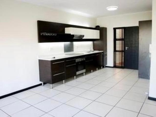 stunning 2 bedroom apartment for ren.