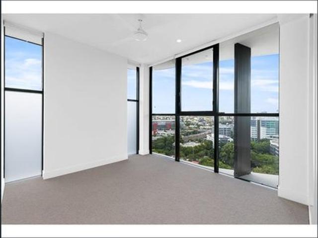 Stunning 2 Bedroom Apartment in Milton with City Views