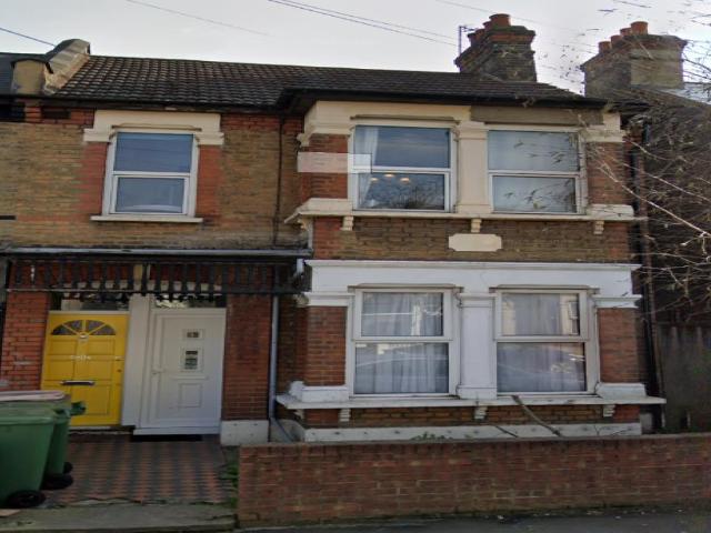 Stunning 2 bedroom apartment in E6