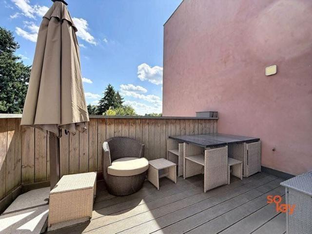 Stunning 2 bedroom apartment with a terrace and parking!