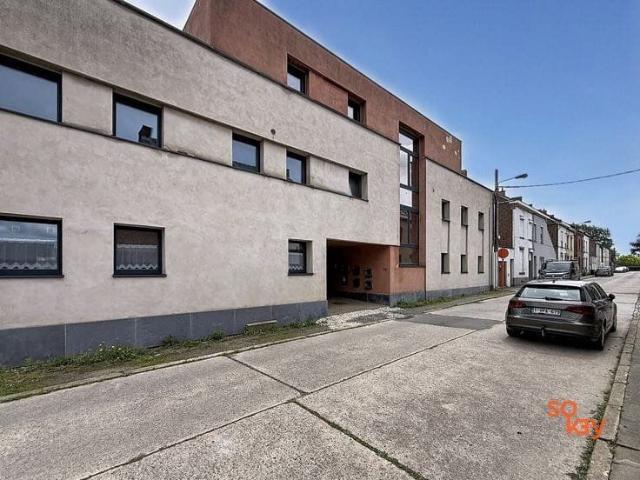 Stunning 2 bedroom apartment with a terrace and parking!