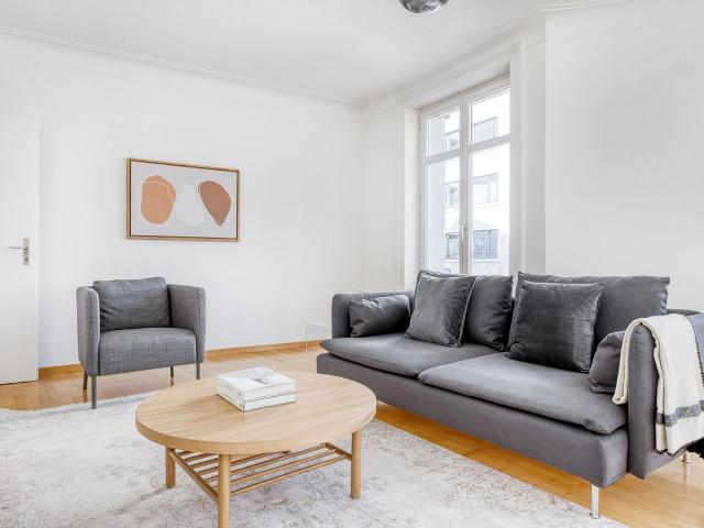 Stunning 2 Bedroom Apartment with Balcony in Aussersihl, Zurich Amsterdam Apartments for Rent