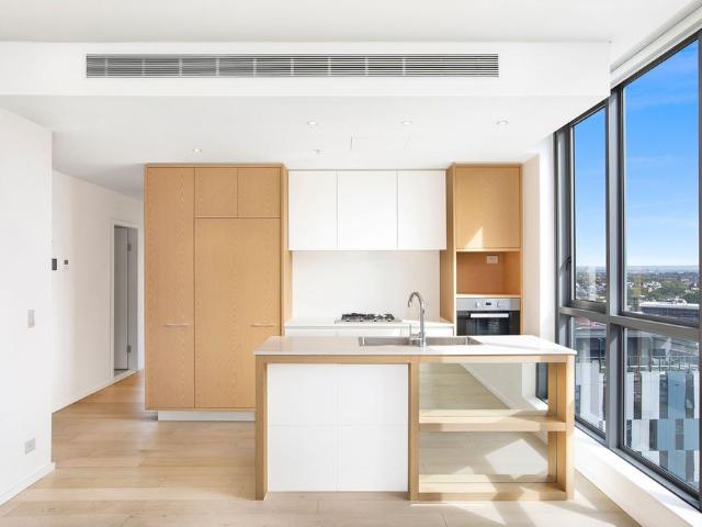 Stunning 2 Bedroom Apartment with Darling Harbour & City Views