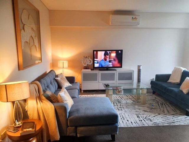 Stunning 2 Bedroom Apartment with front view