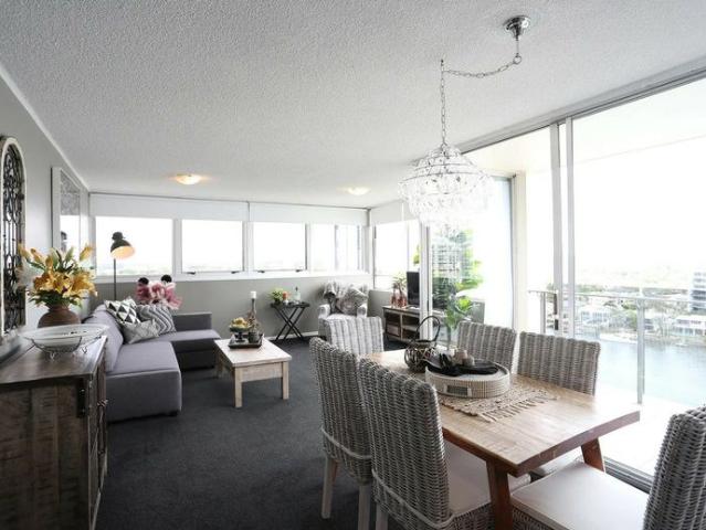 Stunning 2 Bedroom Apartment with Panoramic River & Ocean Views