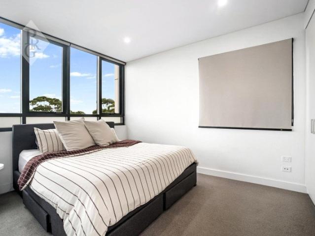 Stunning 2 Bedroom Apartment with Panoramic Views in Gladesville