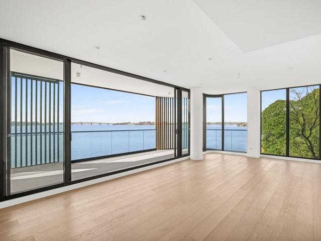 Stunning 2 Bedroom Apartment with Water Views