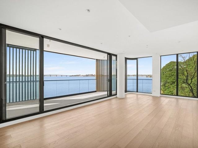 Stunning 2 Bedroom Apartment with Water Views