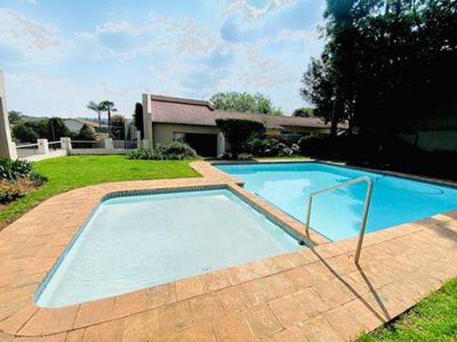 stunning 2 bedroom duplex with priva.