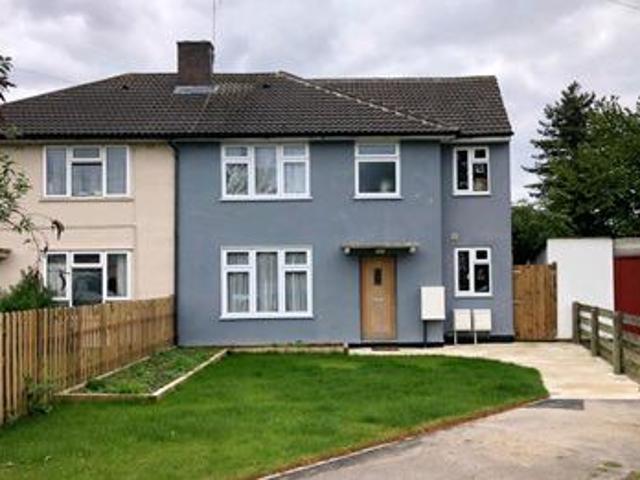 Stunning 2 bedroom flat with private garden