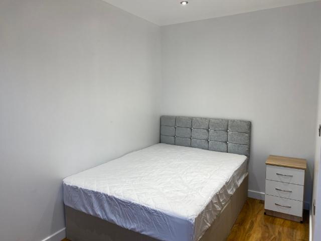 Stunning 2 Bedroom flat available all bills included – Coventry Road