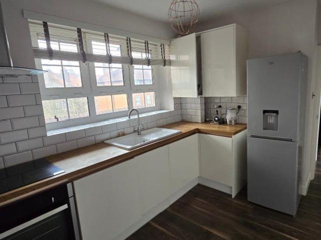 Stunning 2 Bedroom Flat in Highbury, ZONE 1 2