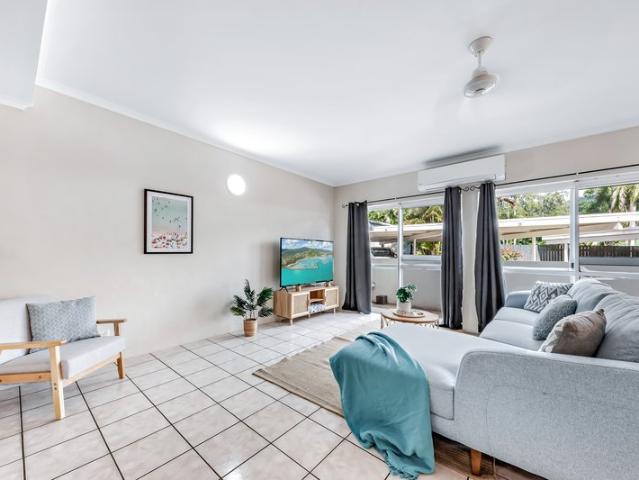 Stunning 2 Bedroom Fully Furnished Townhouse