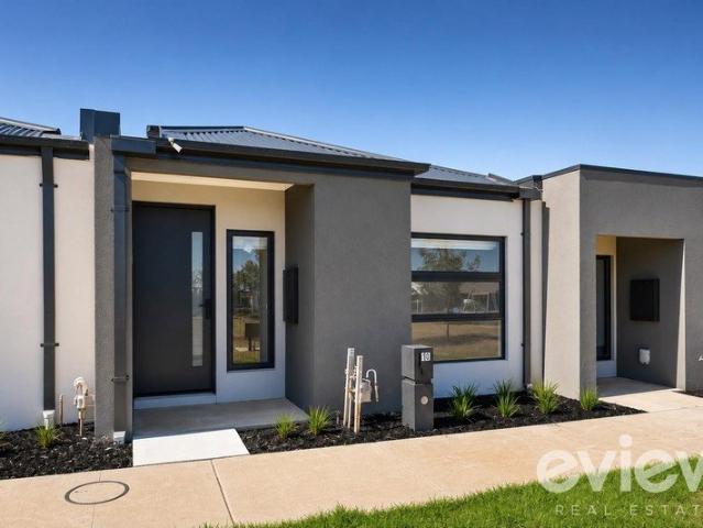 Stunning 2 Bedroom Home in the Savana Estate!