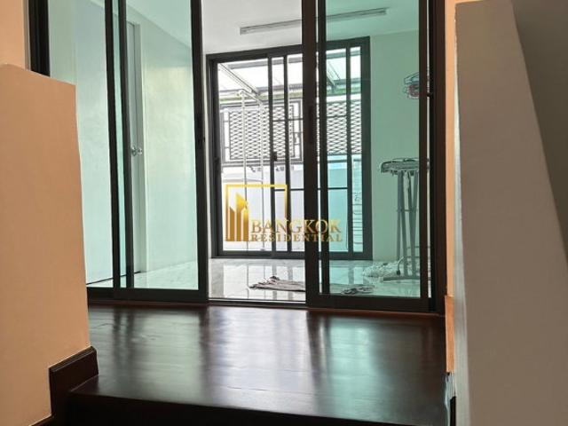Stunning 2 Bedroom Townhouse For Rent in Sathorn Area BR49044TH