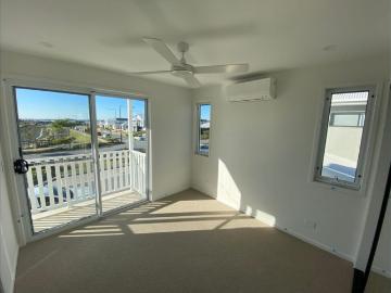 Stunning 2 Bedroom Terrace – Modern Comfort & Prime Location!