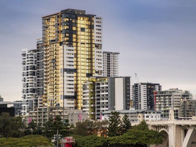 Stunning 2 Bedroom Unfurnished Apartment on Hope Street with Breathtaking Views!