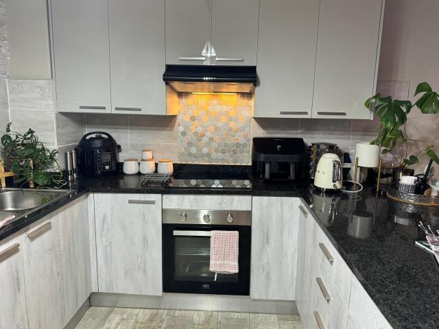Stunning 2 Bedroom unit Available 1st November 2026