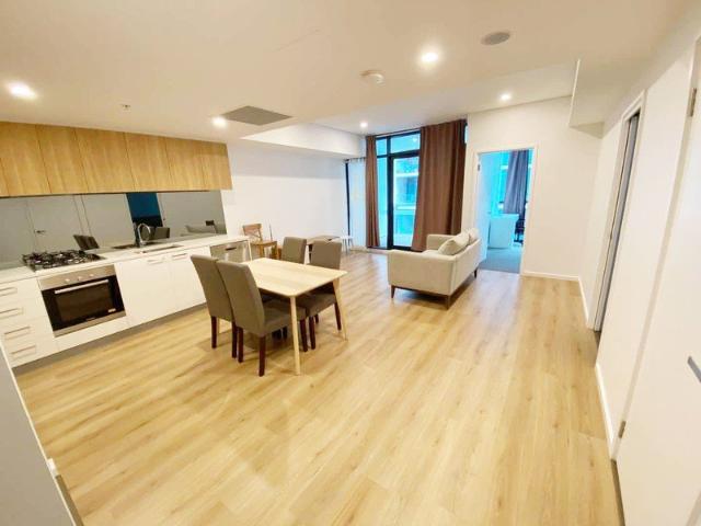 Stunning 2 bedrooms 2 bathrooms 1 car park apartment